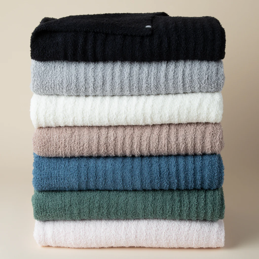 50" x 70" Solid Rib Marshmallow Blanket - Image 12