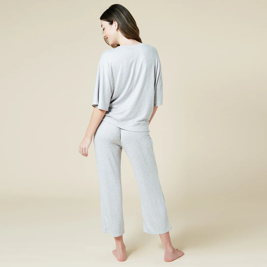 Dream Relaxed V-neck with Capri Lounge Set - Image 17