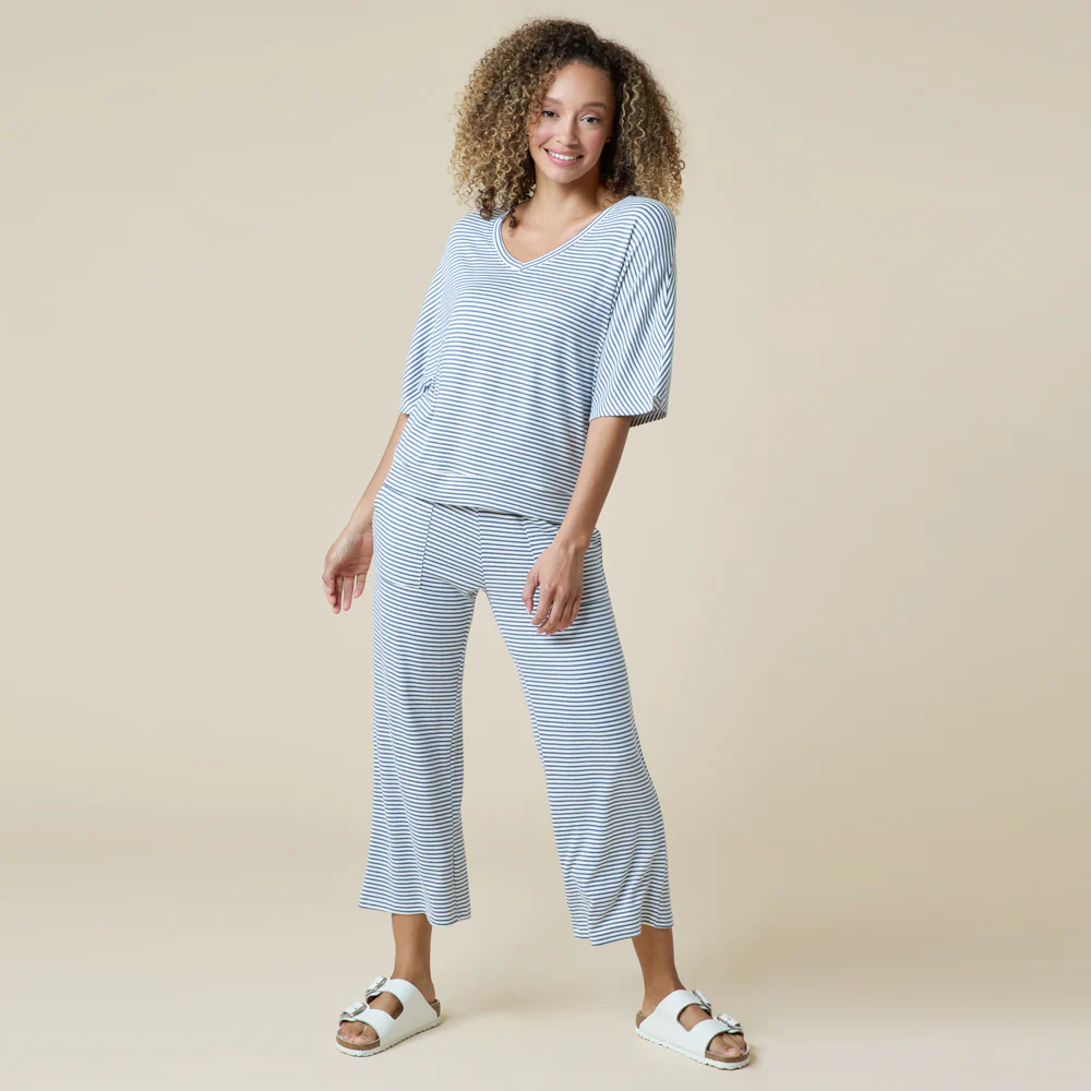 Dream Relaxed V-neck with Capri Lounge Set - Image 20