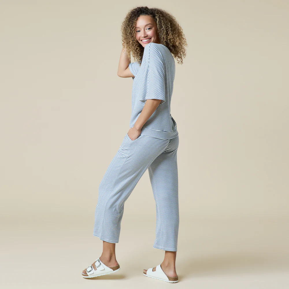 Dream Relaxed V-neck with Capri Lounge Set - Image 21
