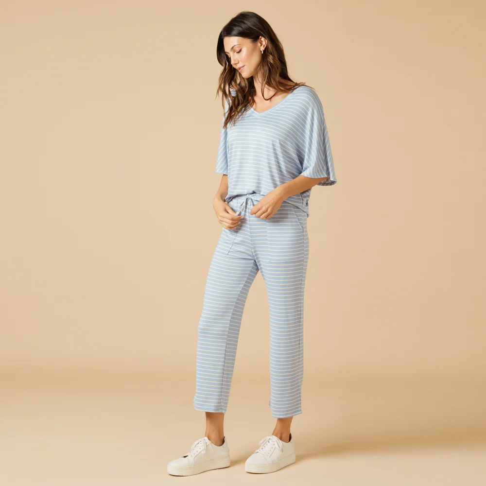 Dream Relaxed V-neck with Capri Lounge Set - Image 51
