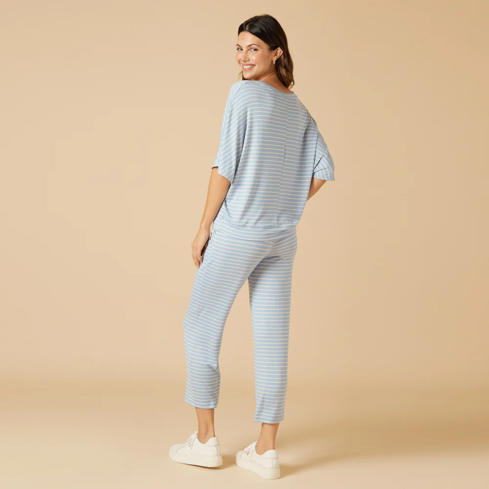 Dream Relaxed V-neck with Capri Lounge Set - Image 52